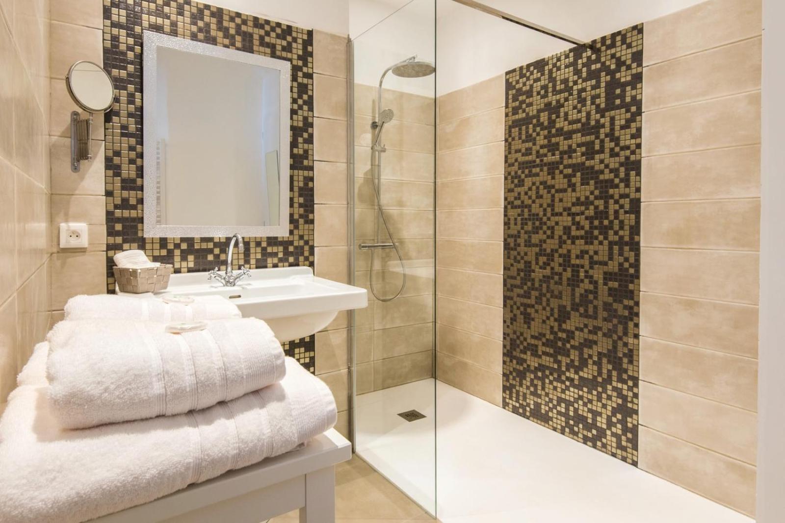 B&B Les Chambres D'Aime Carcassonne Bagian luar foto